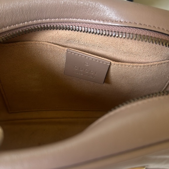 Gucci Small Marmont Mattelasse Camera Bag - Picture 5 of 14